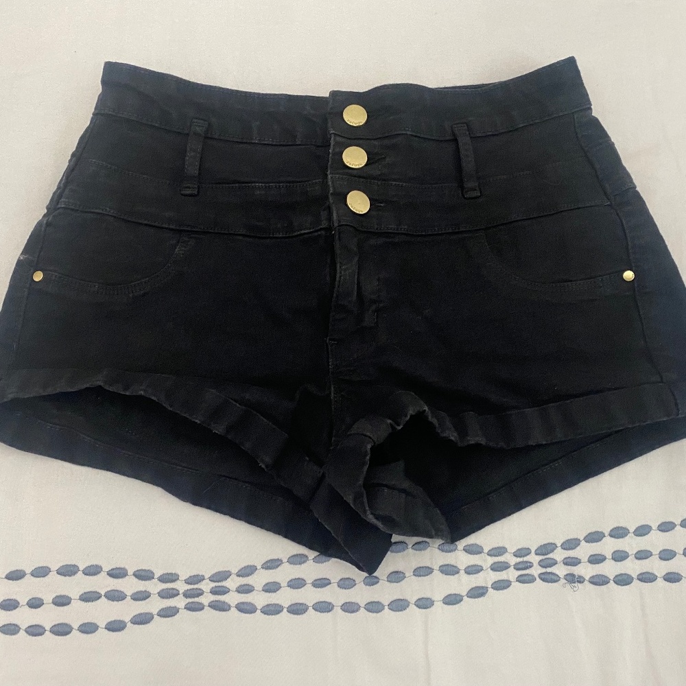 Refuge | Size 2 | Black High Waist Shorts